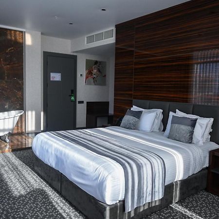 Hotel Monarch 巴统 外观 照片