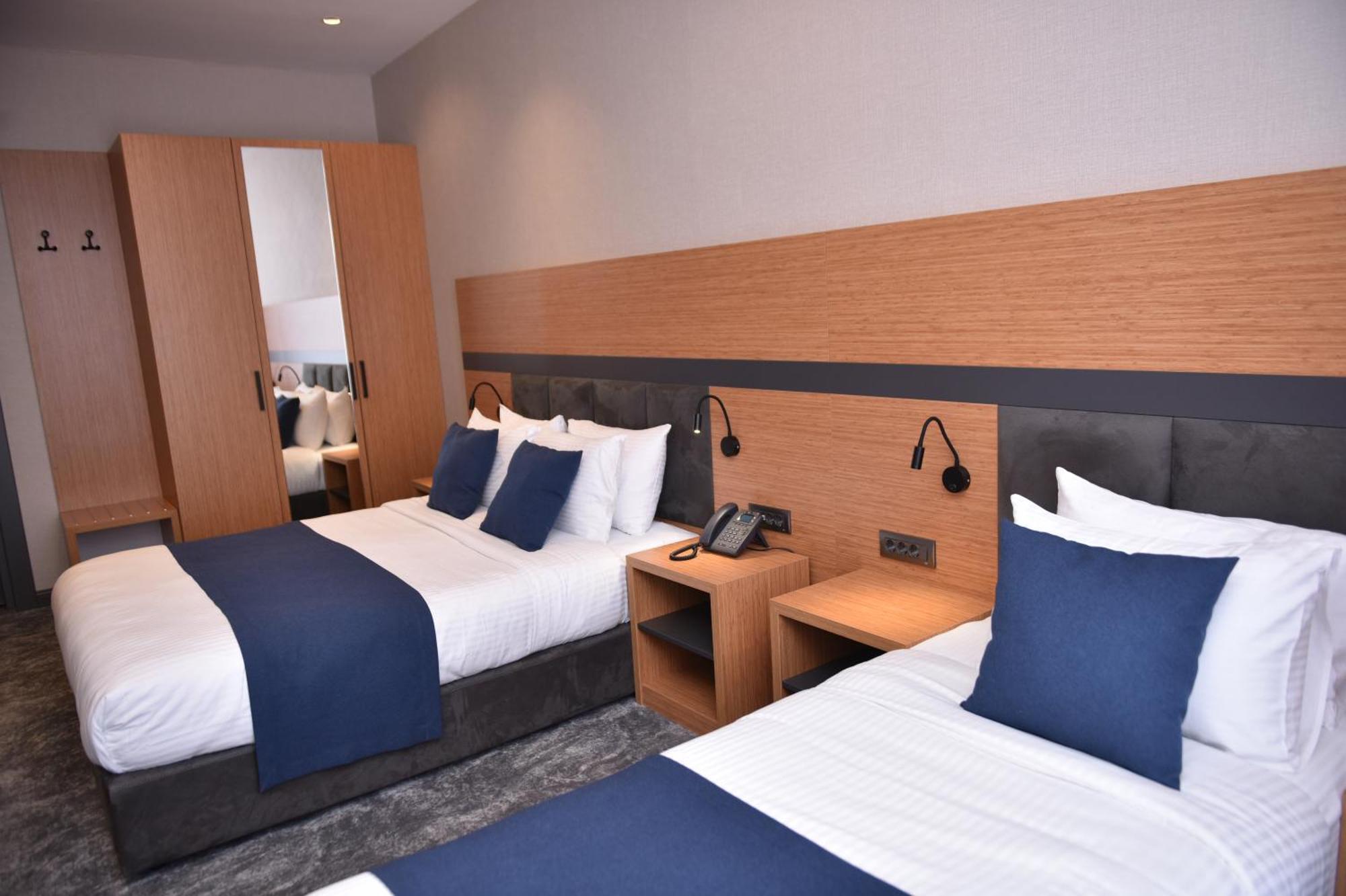 Hotel Monarch 巴统 外观 照片