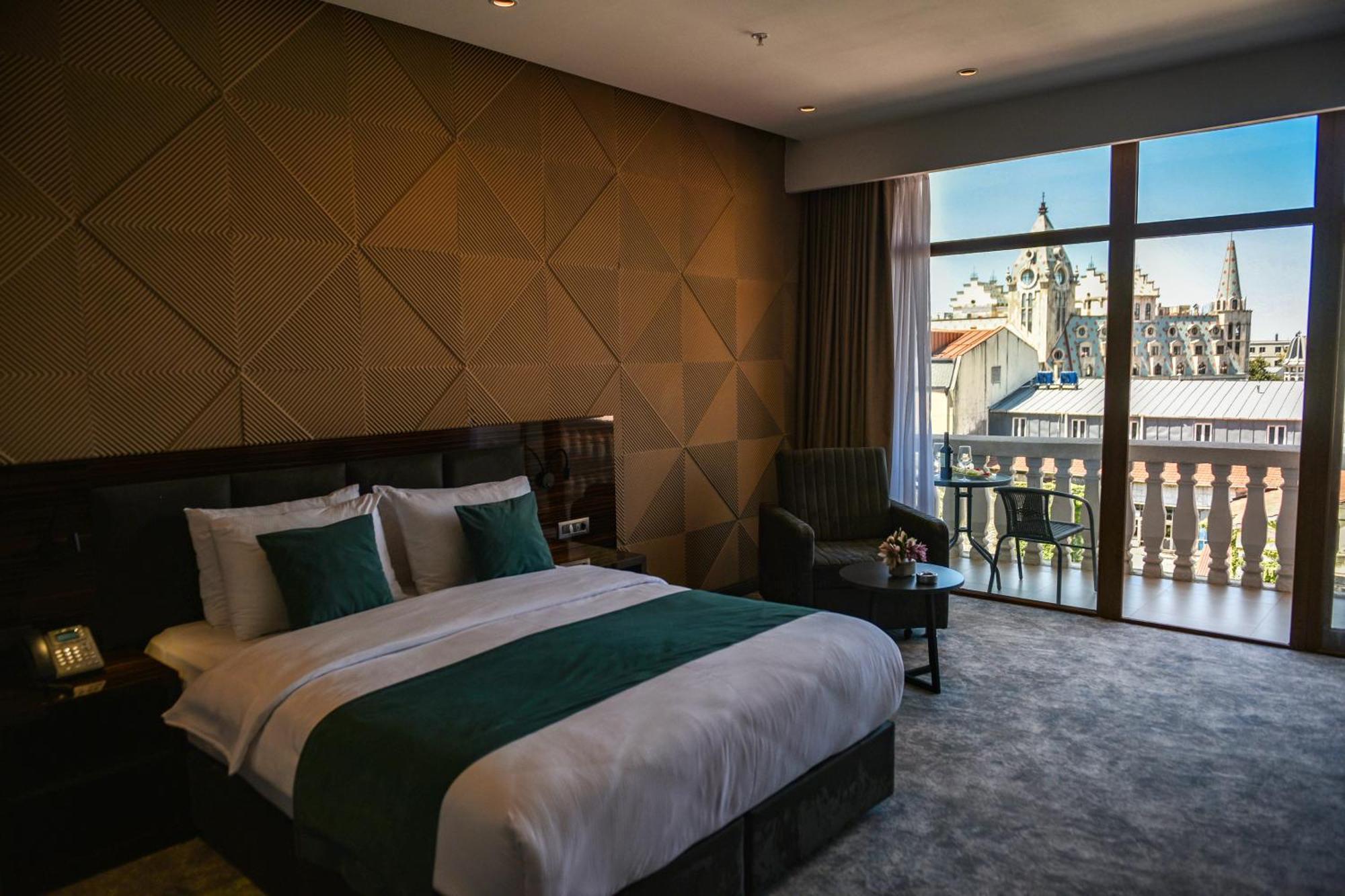 Hotel Monarch 巴统 外观 照片