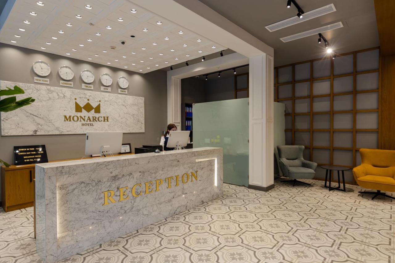 Hotel Monarch 巴统 外观 照片